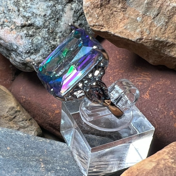 🔥Simulated mystic topaz ring size 5 - Picture 8 of 10